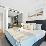 1 Bedroom Ocean View Luxury Unit - Q Stay